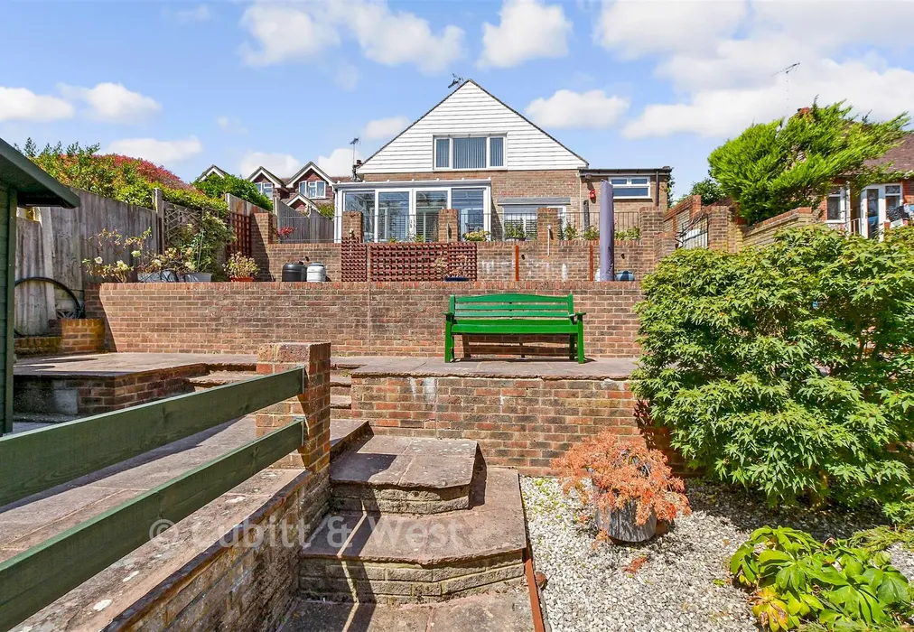 Rear Garden - The Crescent, Horsham, West Sussex - Wards of Kent