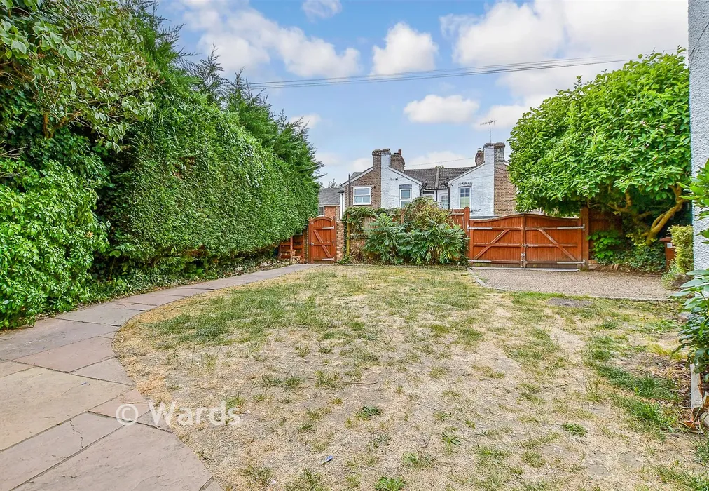 Garden - Hawden Road, Tonbridge, Kent - Wards of Kent