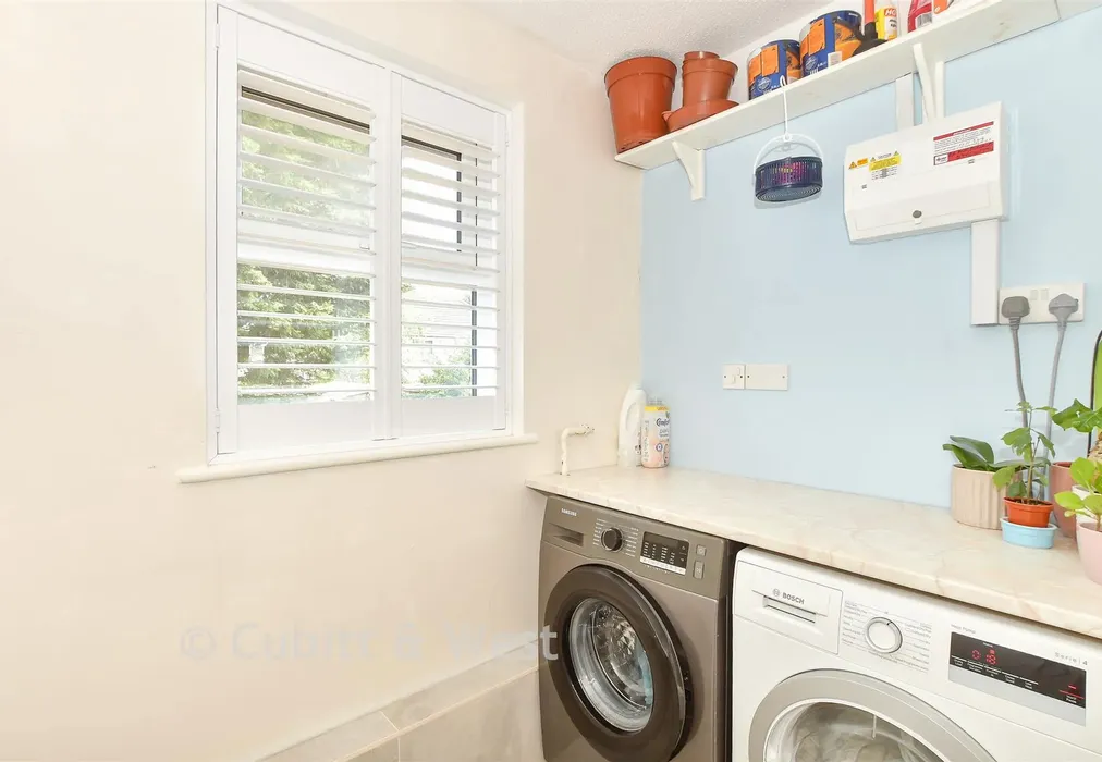 Utility Room - Blackthorns, Hurstpierpoint, West Sussex - Wards of Kent