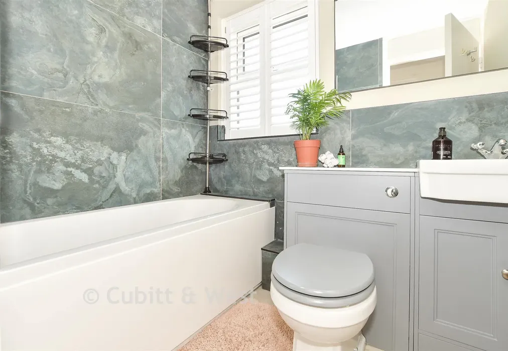 Bathroom - Blackthorns, Hurstpierpoint, West Sussex - Wards of Kent
