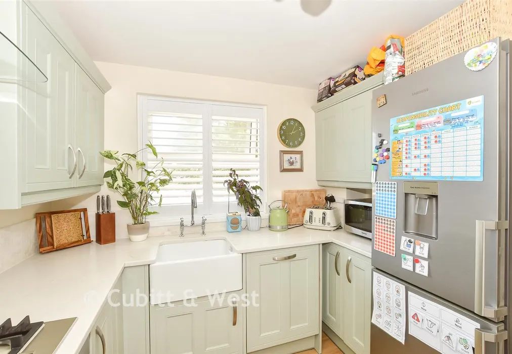 Kitchen - Blackthorns, Hurstpierpoint, West Sussex - Wards of Kent