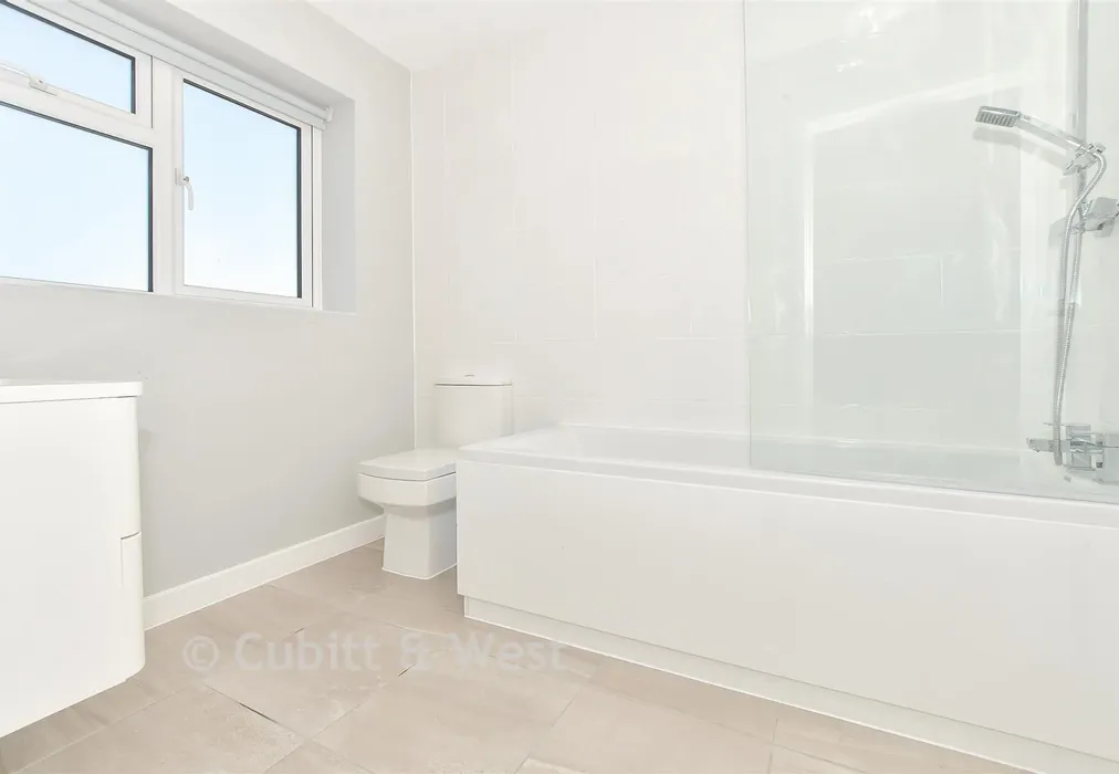 En-Suite Bathroom - Capel Avenue, Peacehaven, East Sussex - Wards of Kent