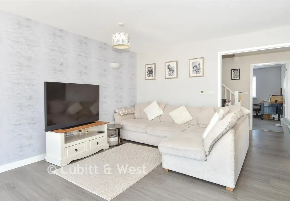 Lounge/ Kitchen/ Diner - Capel Avenue, Peacehaven, East Sussex - Wards of Kent