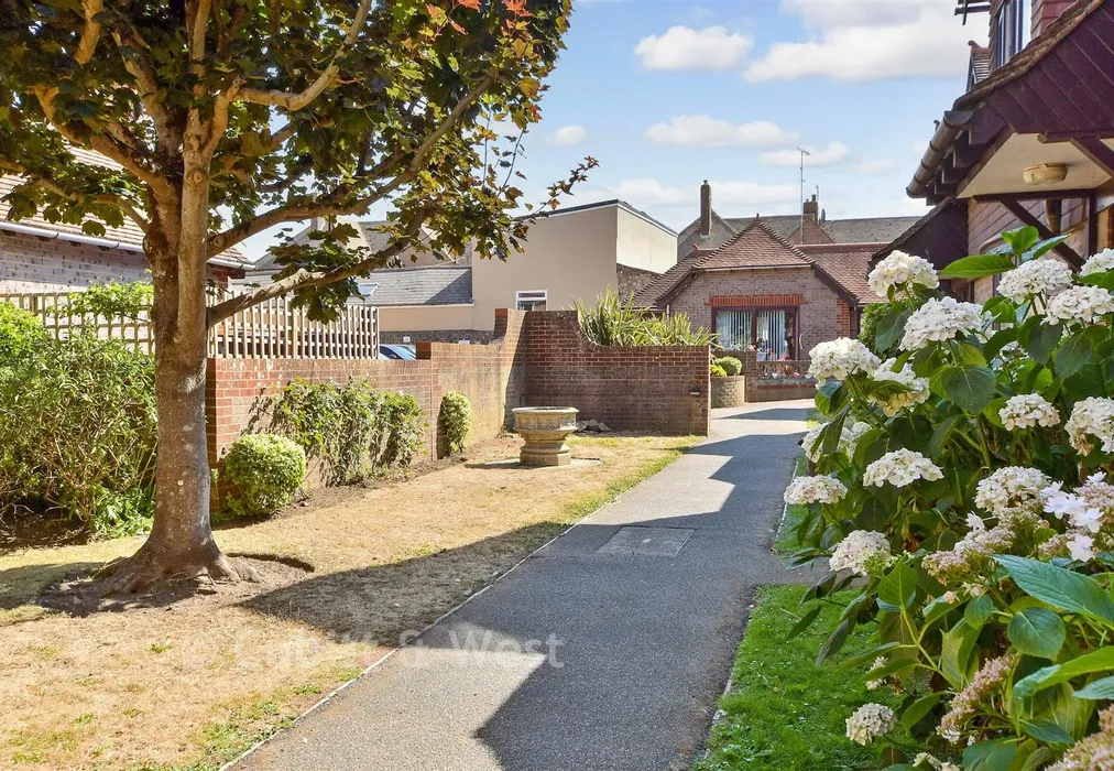Communal Gardens - Croft Lane, Seaford, East Sussex - Wards of Kent