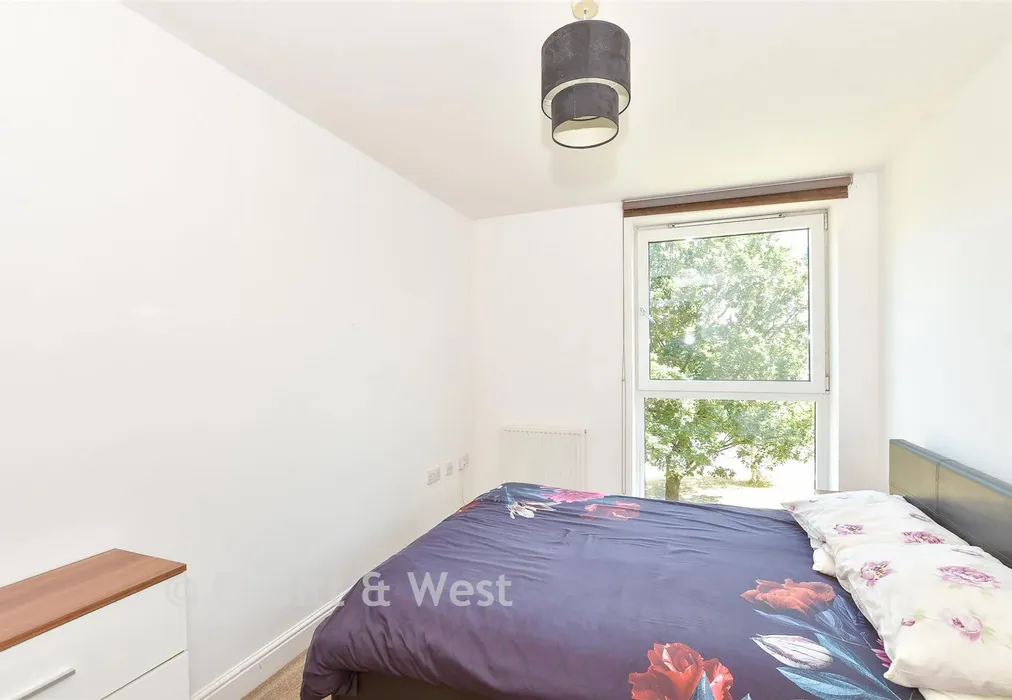 Bedroom 2 - Commonwealth Drive, Three Bridges, Crawley, West Sussex - Wards of Kent