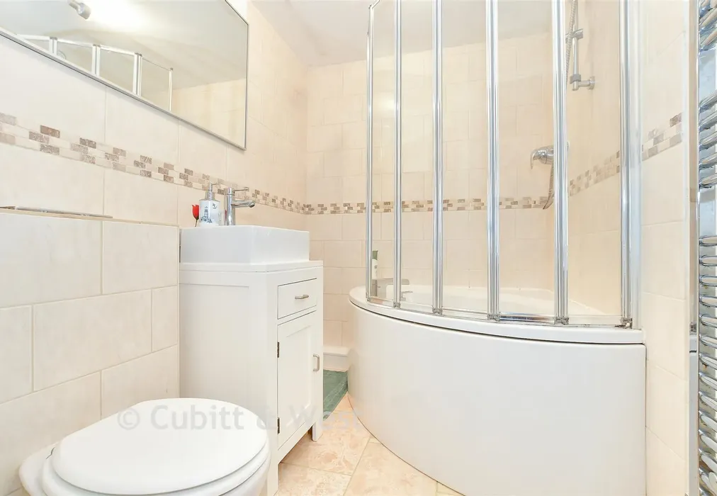 Bathroom - Commonwealth Drive, Three Bridges, Crawley, West Sussex - Wards of Kent