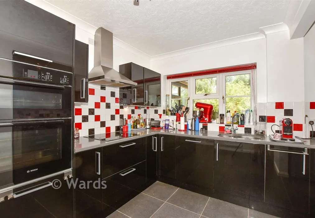 Kitchen - Well Close, Leigh, Kent - Wards of Kent
