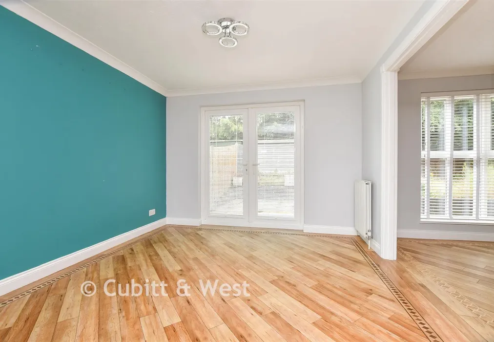 Lounge - Great Ellshams, Banstead, Surrey - Wards of Kent