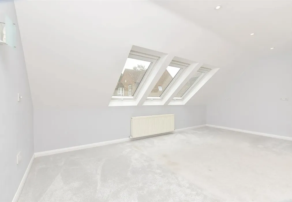 Bedroom 2 - Great Ellshams, Banstead, Surrey - Wards of Kent