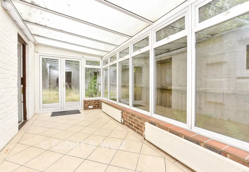 Conservatory - Great Ellshams, Banstead, Surrey - Wards of Kent