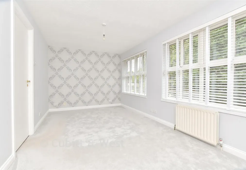 Bedroom 1 - Great Ellshams, Banstead, Surrey - Wards of Kent