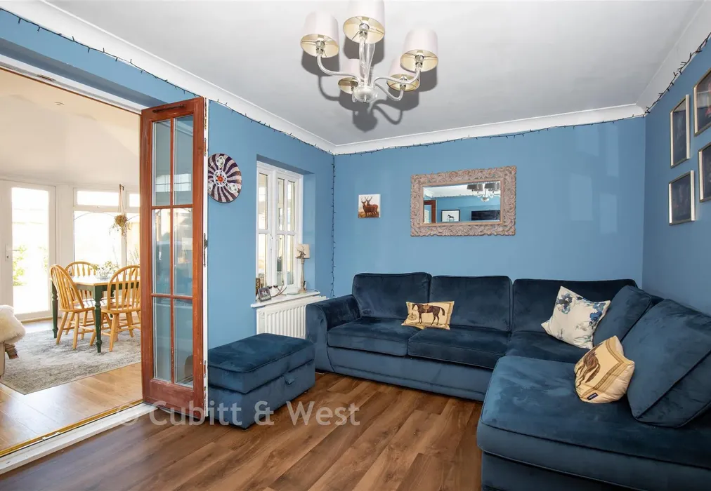 Lounge - The Willows, Parbrook, West Sussex - Wards of Kent