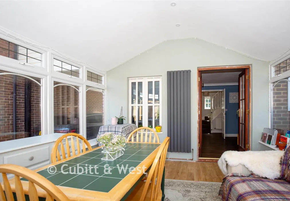 Garden Room - The Willows, Parbrook, West Sussex - Wards of Kent