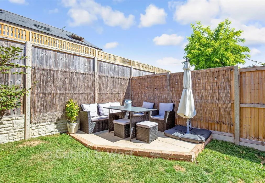 Rear Garden - The Willows, Parbrook, West Sussex - Wards of Kent