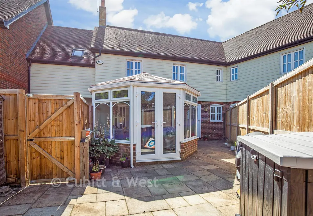 Rear Garden - The Willows, Parbrook, West Sussex - Wards of Kent
