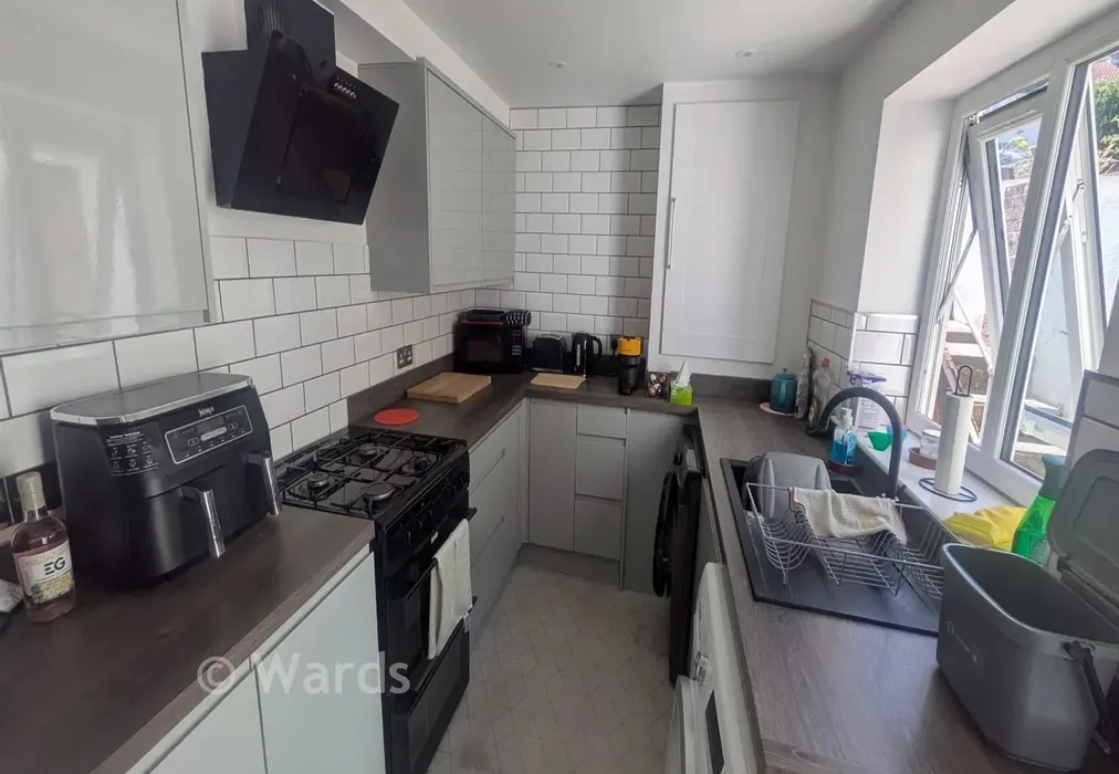 Kitchen - Longfield Road, Dover, Kent - Wards of Kent