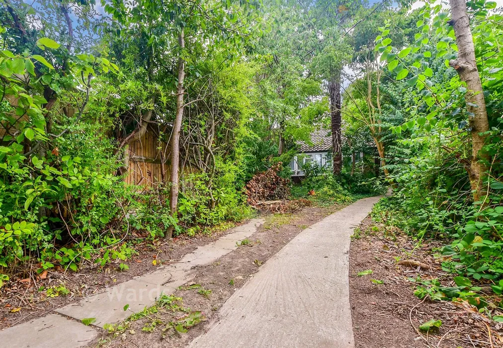 Driveway/Parking - Dillon Way, Tunbridge Wells, Kent - Wards of Kent