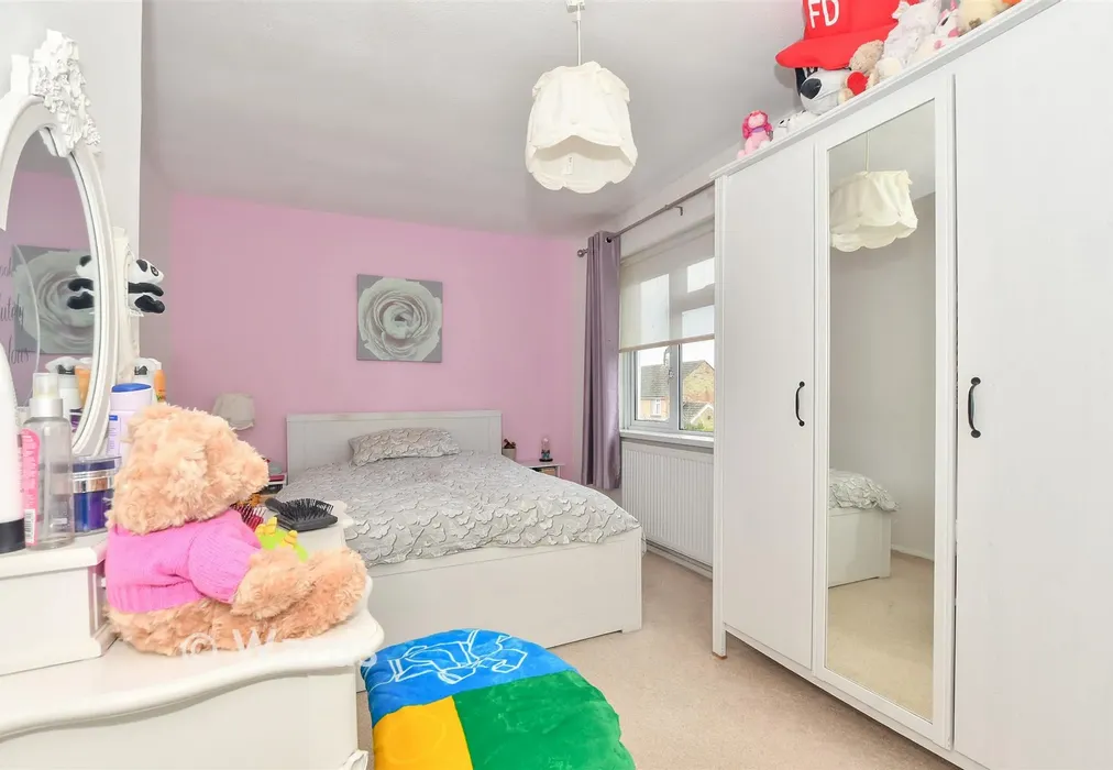 Bedroom 1 - Chalk Avenue, St. Michaels, Tenterden, Kent - Wards of Kent