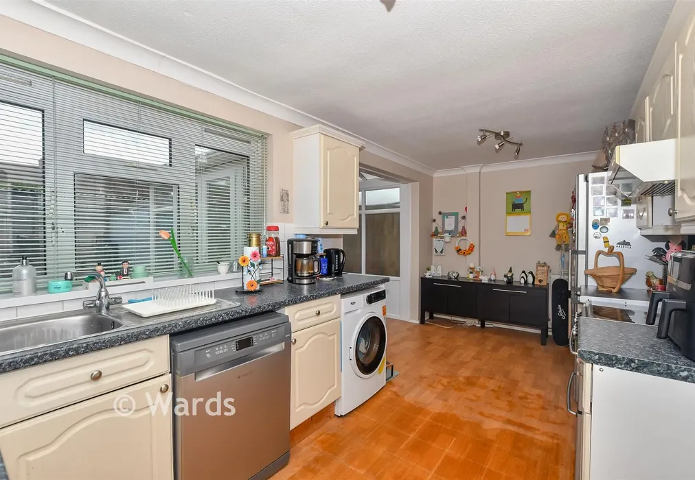 Kitchen/Diner - Chalk Avenue, St. Michaels, Tenterden, Kent - Wards of Kent