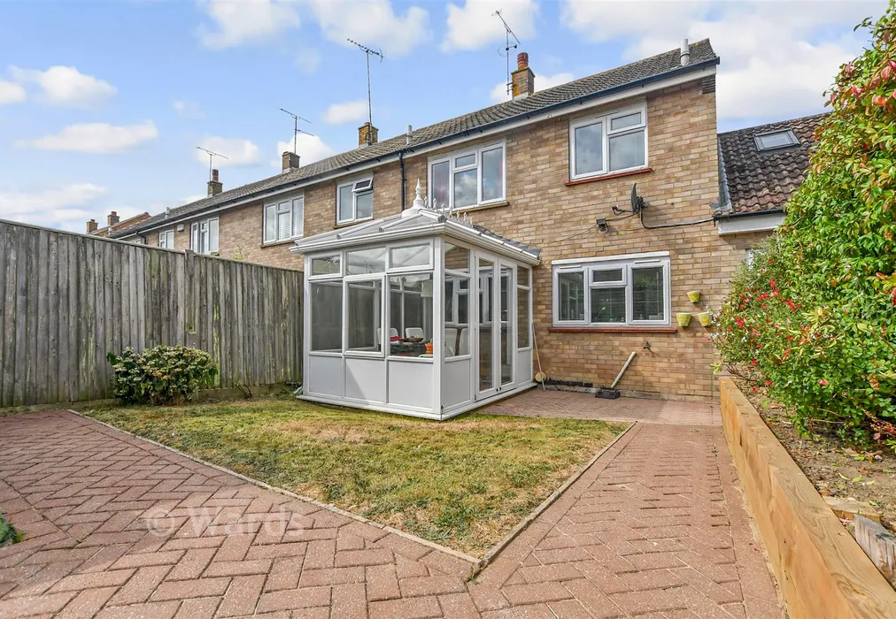 Rear Garden - Chalk Avenue, St. Michaels, Tenterden, Kent - Wards of Kent