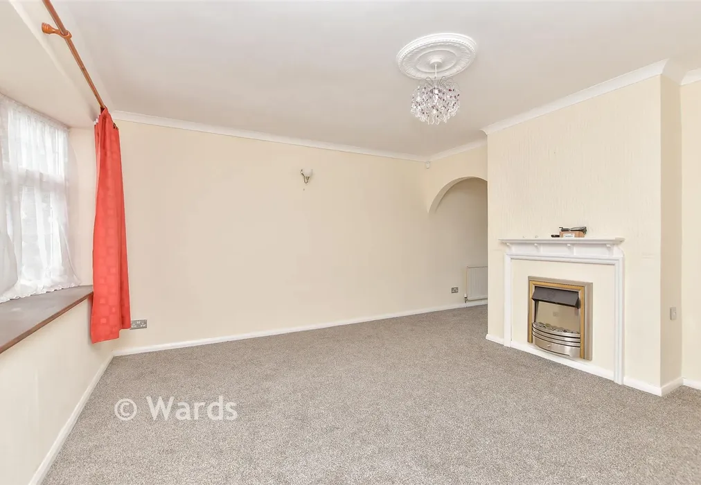Lounge - Oriole Way, Larkfield, Aylesford, Kent - Wards of Kent
