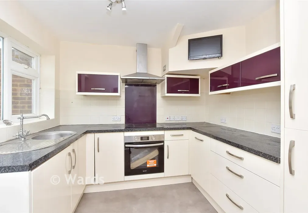 Kitchen - Oriole Way, Larkfield, Aylesford, Kent - Wards of Kent