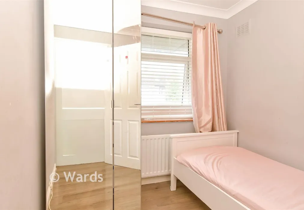 Bedroom 3 - Stratford Avenue, Rainham, Gillingham, Kent - Wards of Kent