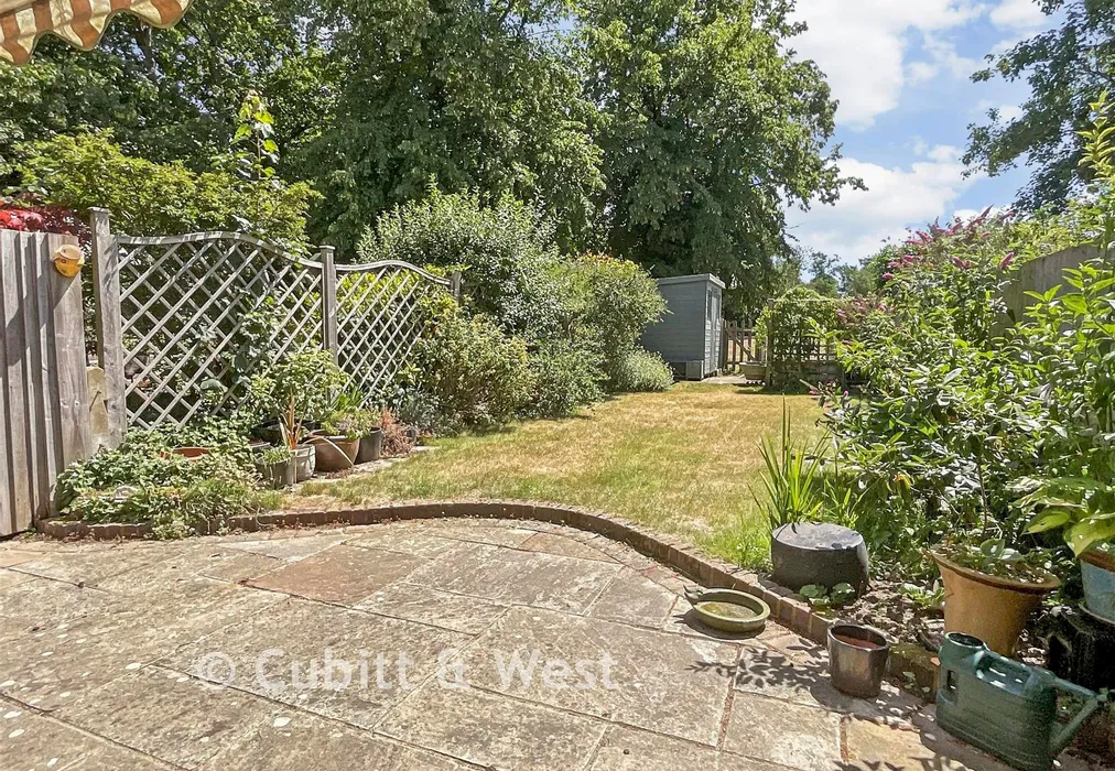 Rear Garden - Holmwood Close, Sutton, Surrey - Wards of Kent