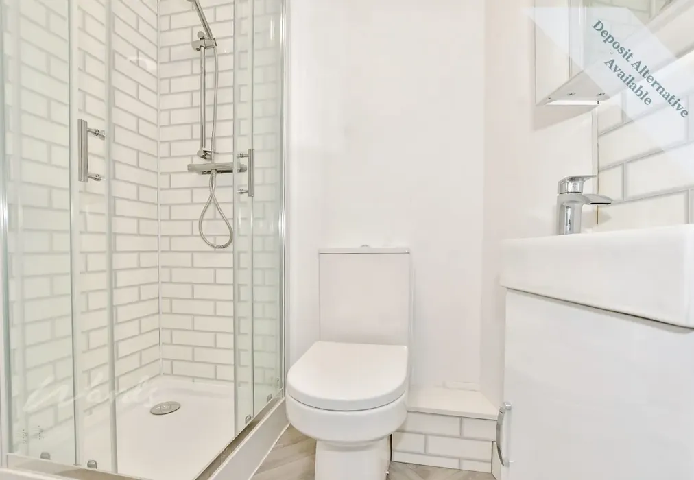 Bathroom - Harvey Street Folkestone CT20 - Wards of Kent