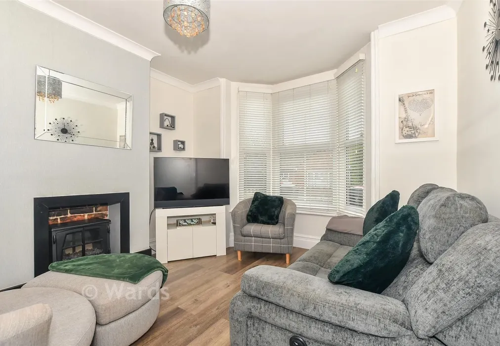 Lounge - Dering Road, Ashford, Kent - Wards of Kent