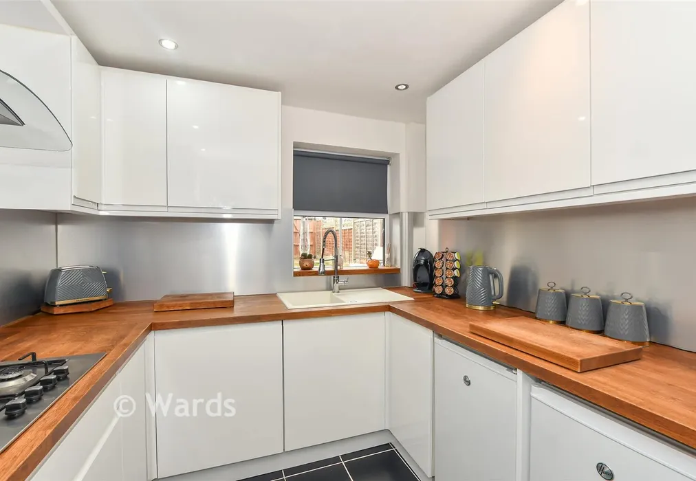 Kitchen - Dering Road, Ashford, Kent - Wards of Kent