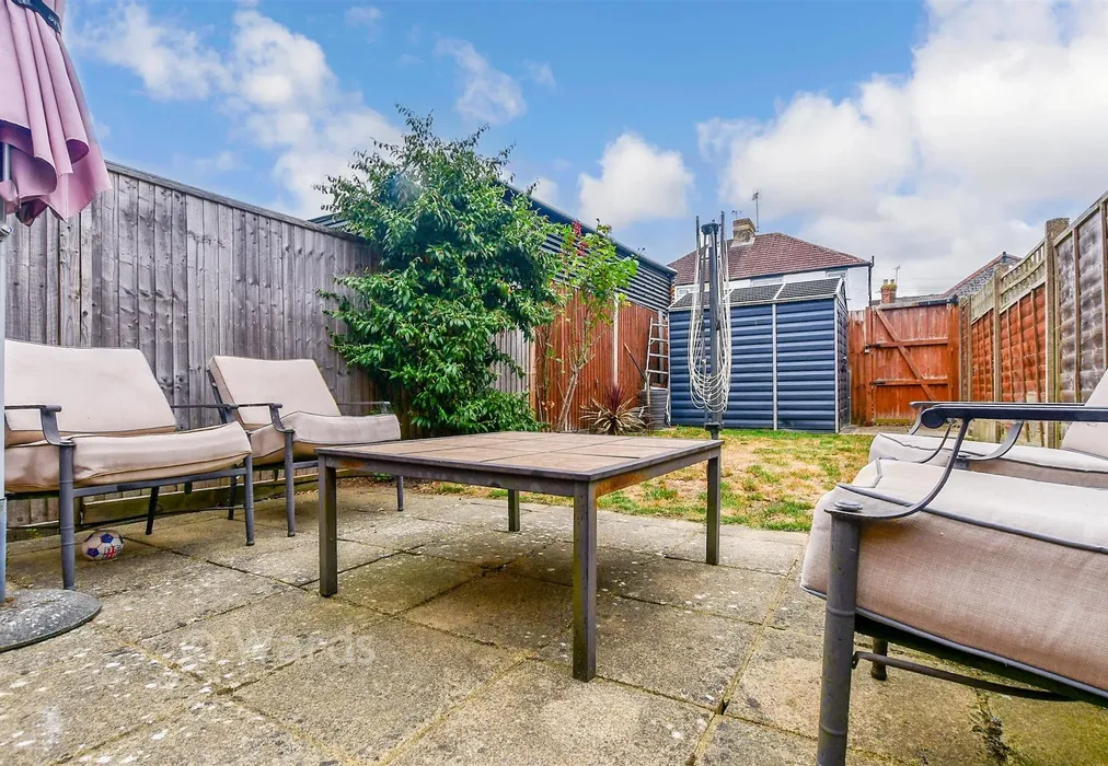 Patio / Decking - Dering Road, Ashford, Kent - Wards of Kent