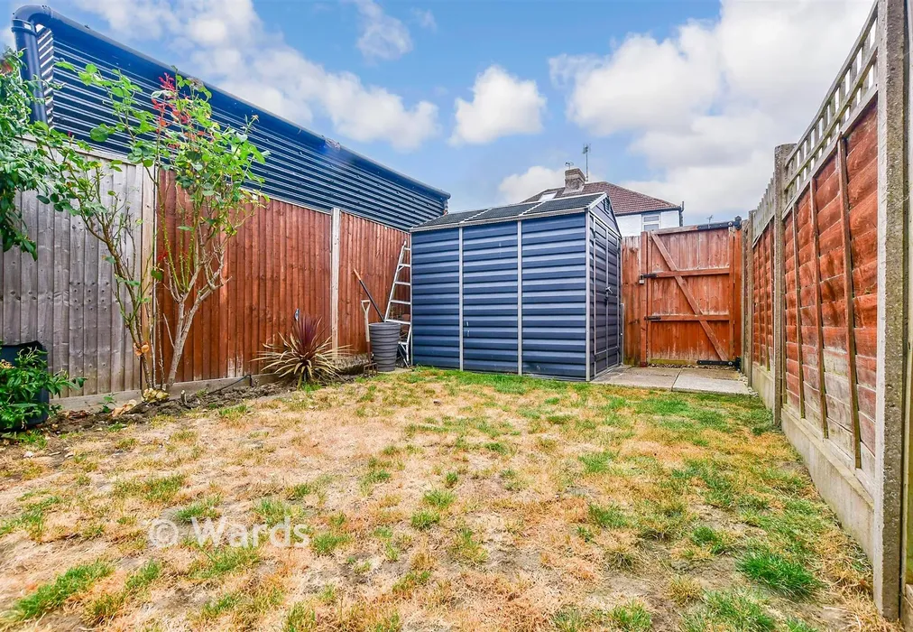 Rear Garden - Dering Road, Ashford, Kent - Wards of Kent