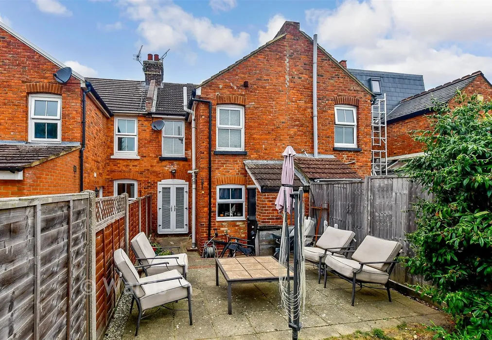 Rear Elevation - Dering Road, Ashford, Kent - Wards of Kent