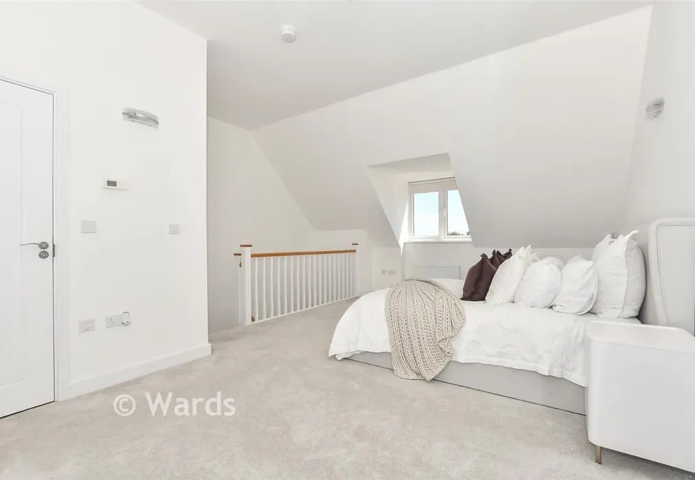Bedroom 1 - Sea View Avenue, Deal, Kent - Wards of Kent