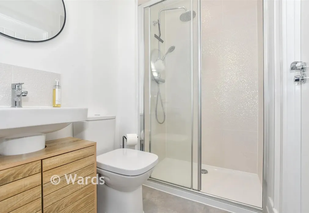 En-Suite Shower Room - Sea View Avenue, Deal, Kent - Wards of Kent