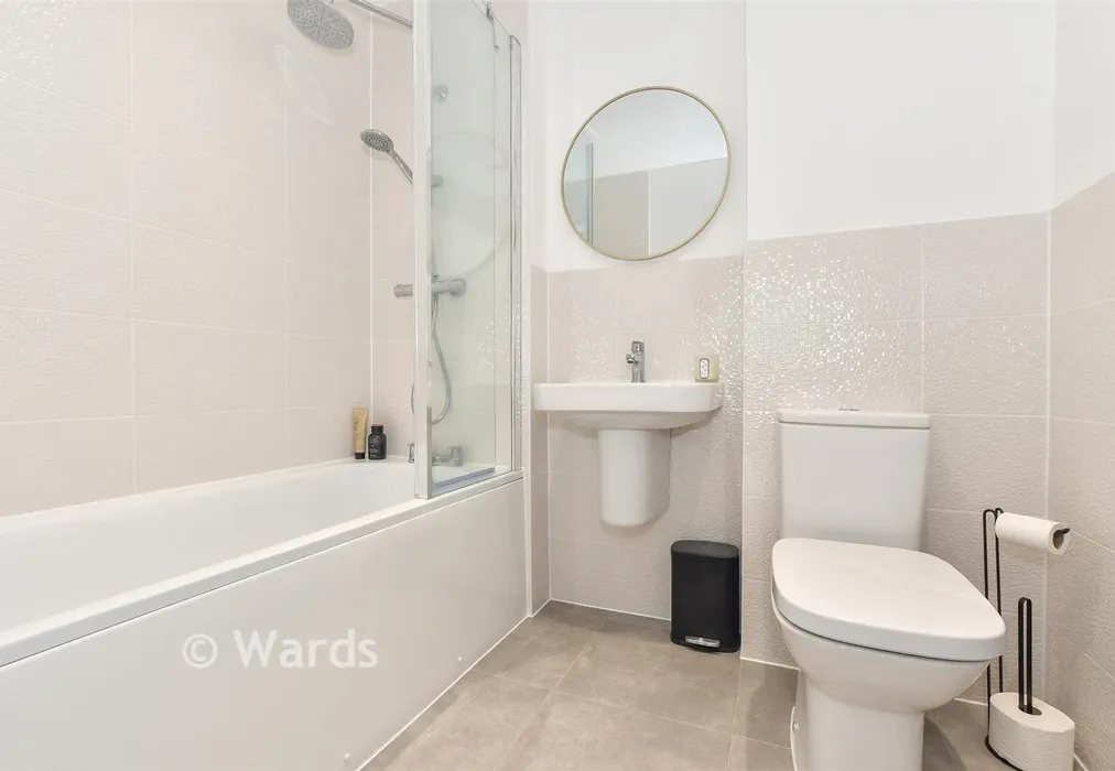 Bathroom - Sea View Avenue, Deal, Kent - Wards of Kent