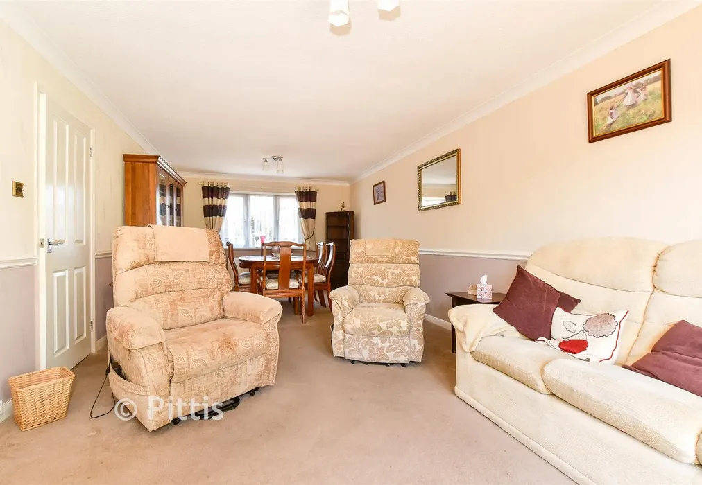 Lounge /Dining Room - Devonia Gardens, Brading, Isle of Wight - Wards of Kent