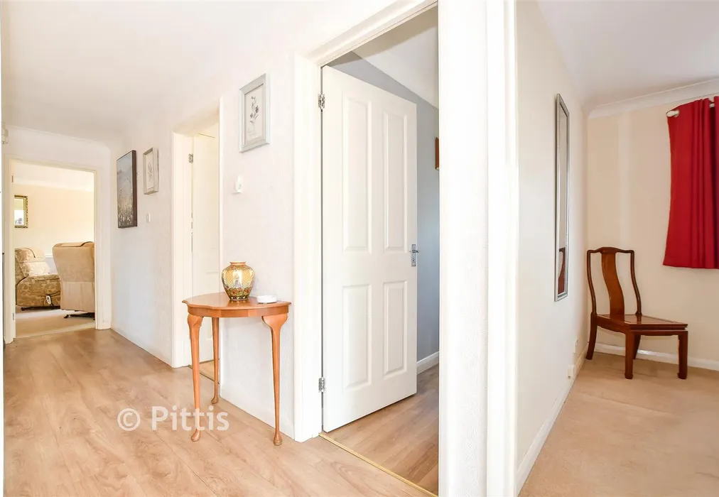 Internal Lifestyle Photograph - Devonia Gardens, Brading, Isle of Wight - Wards of Kent