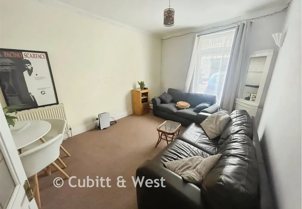 Lounge/Diner - Hampshire Street, Portsmouth, Hampshire - Wards of Kent