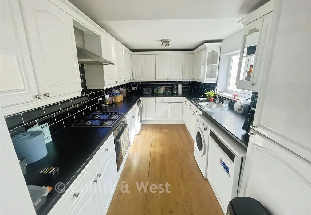 Kitchen - Hampshire Street, Portsmouth, Hampshire - Wards of Kent