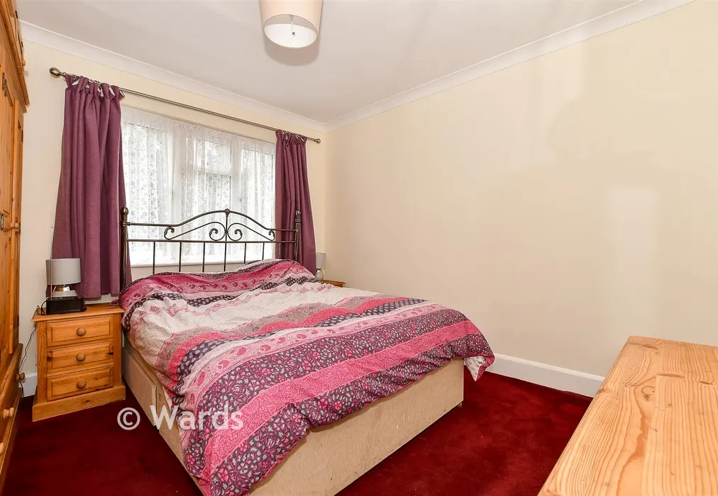 Bedroom 1 - Twiss Grove, Hythe, Kent - Wards of Kent
