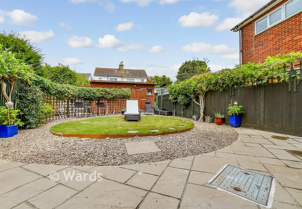 Rear Garden - Twiss Grove, Hythe, Kent - Wards of Kent