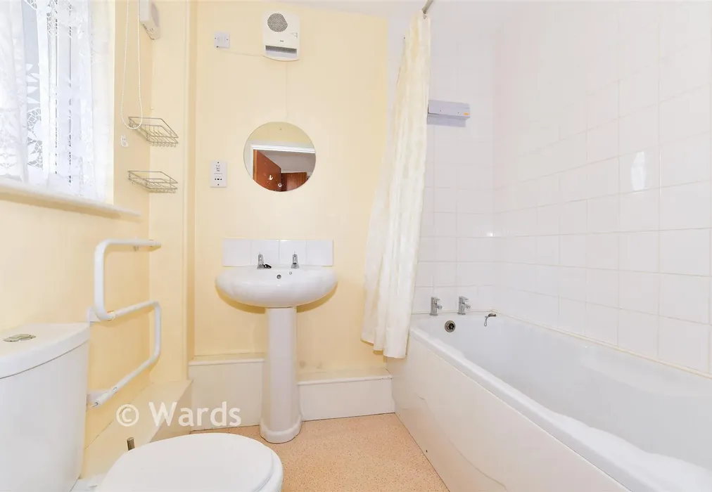 Bathroom - St. Anne's Court, Maidstone, Kent - Wards of Kent