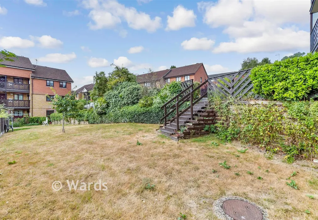 Communal Gardens - St. Anne's Court, Maidstone, Kent - Wards of Kent