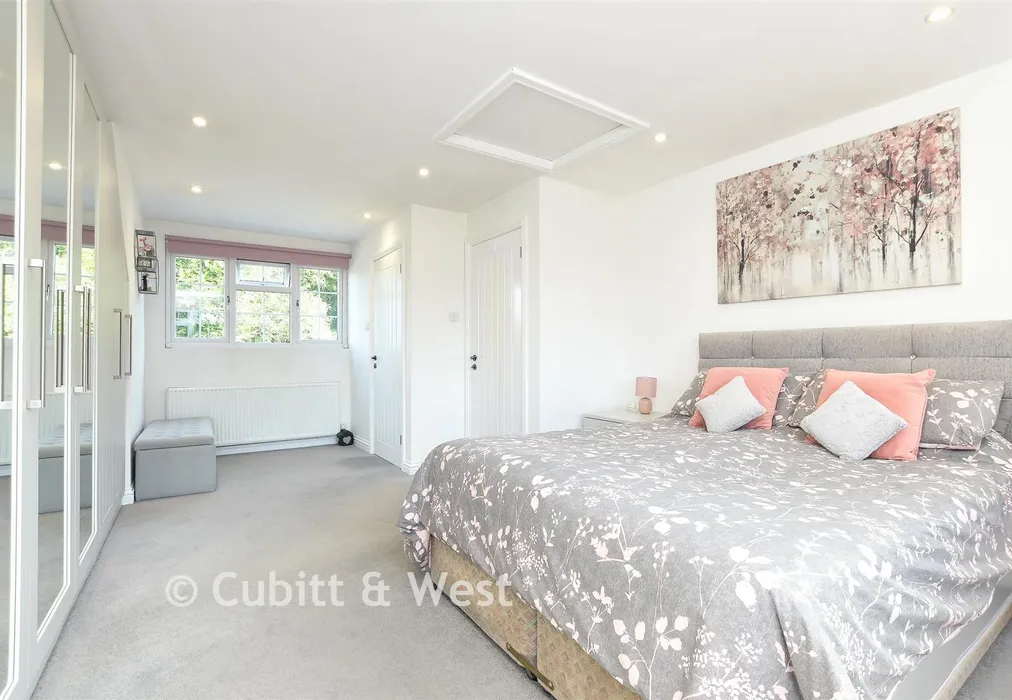 Bedroom 1 - Heathway, Chaldon, Caterham, Surrey - Wards of Kent