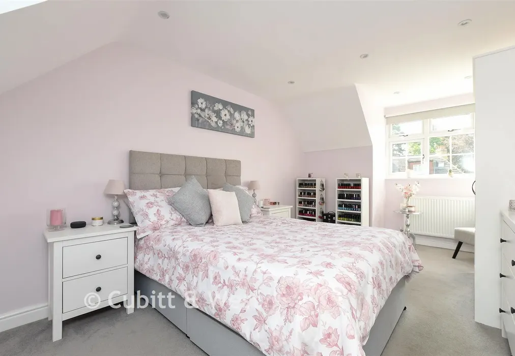 Bedroom 2 - Heathway, Chaldon, Caterham, Surrey - Wards of Kent