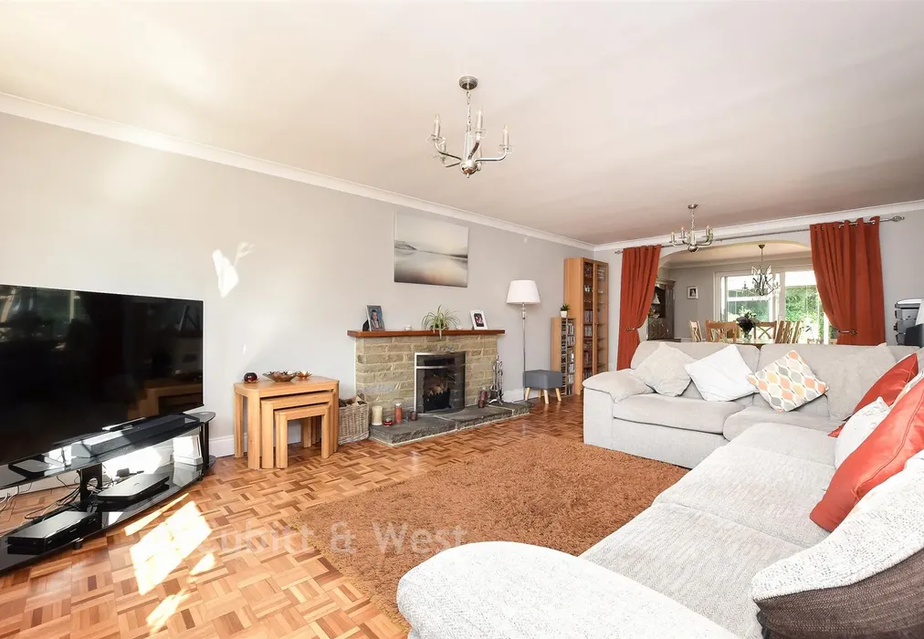 Lounge - Heathway, Chaldon, Caterham, Surrey - Wards of Kent