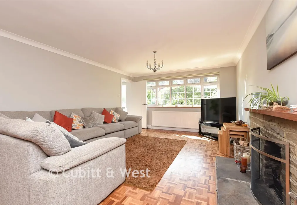 Lounge - Heathway, Chaldon, Caterham, Surrey - Wards of Kent