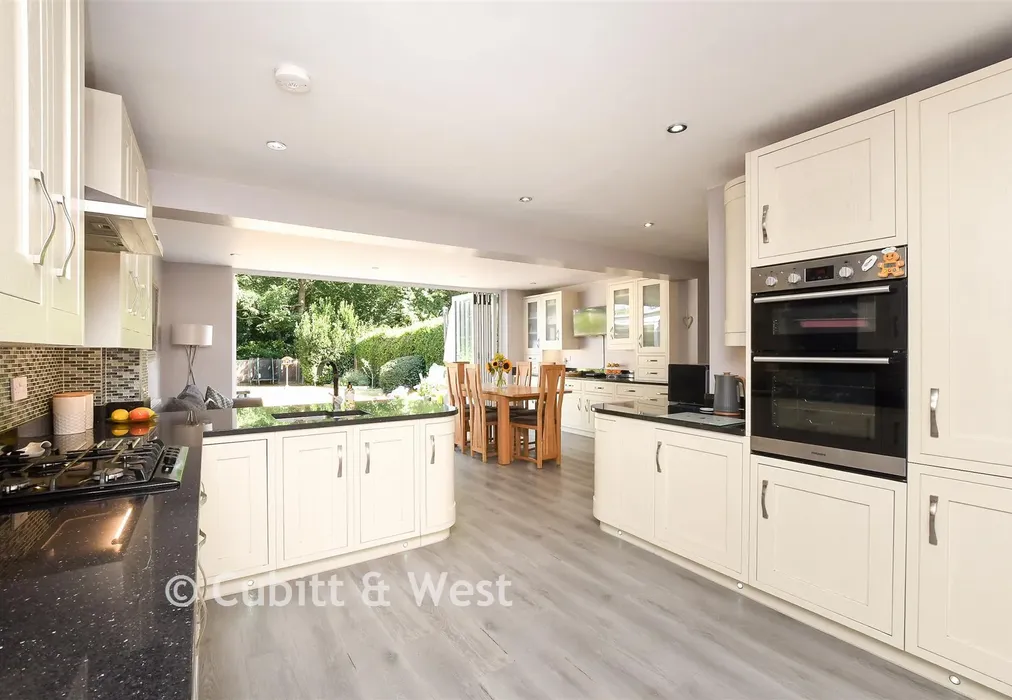 Kitchen/Breakfast Room - Heathway, Chaldon, Caterham, Surrey - Wards of Kent